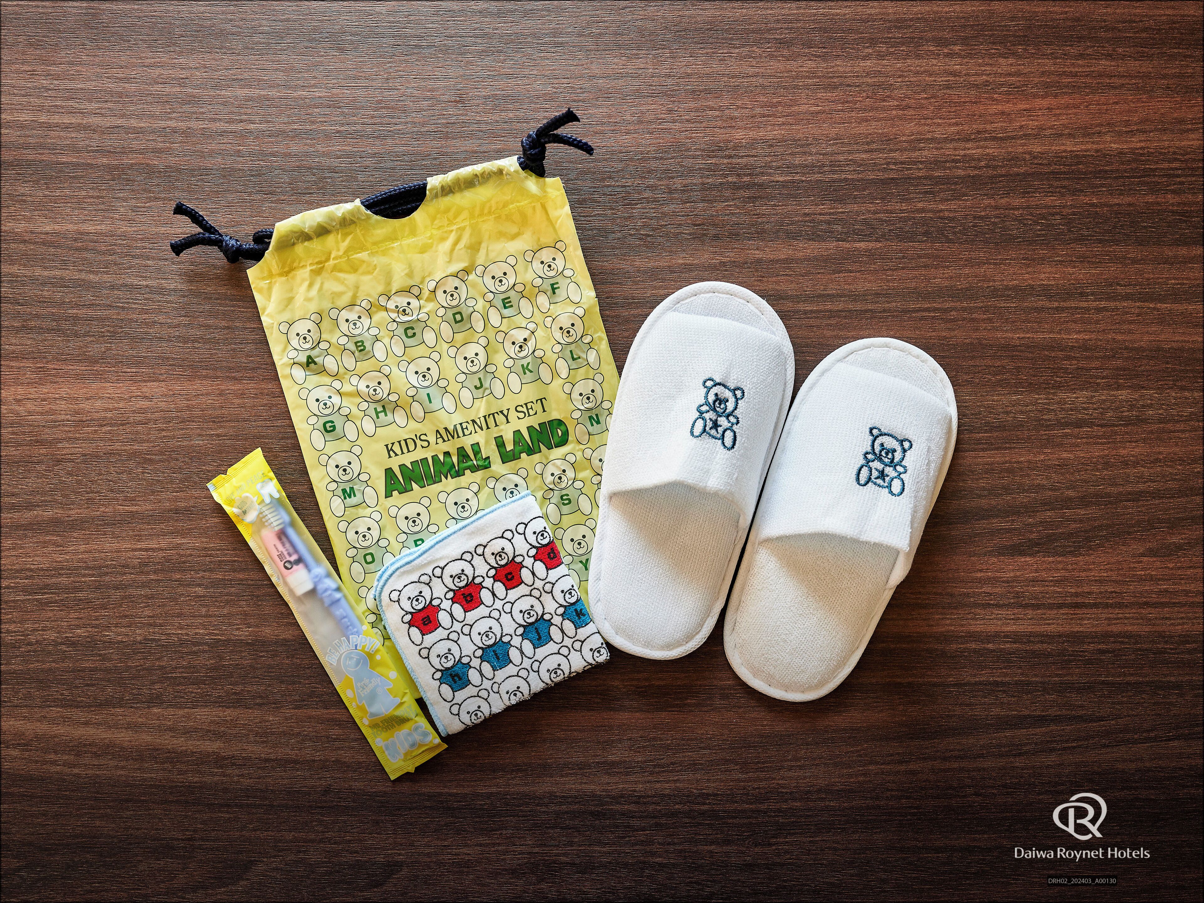 1 bedroom, down duvets, desk, soundproofing