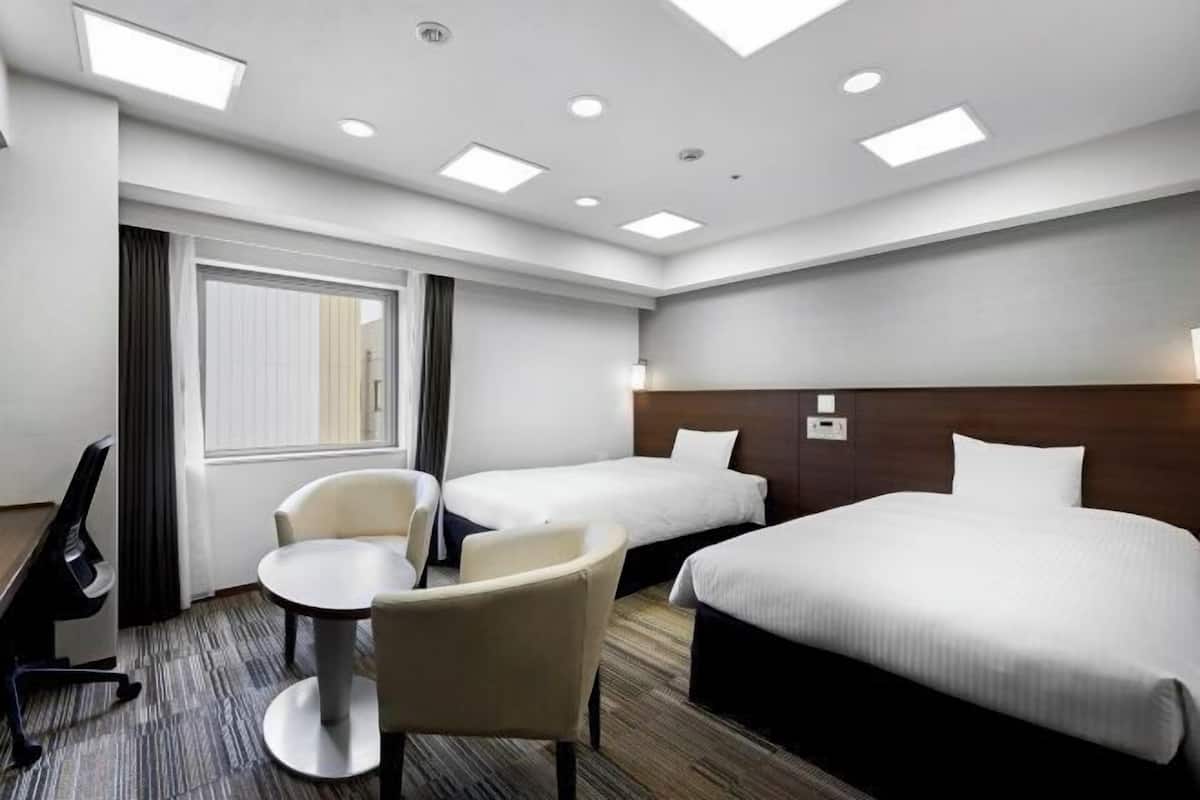 Down duvets, desk, soundproofing, iron/ironing board
