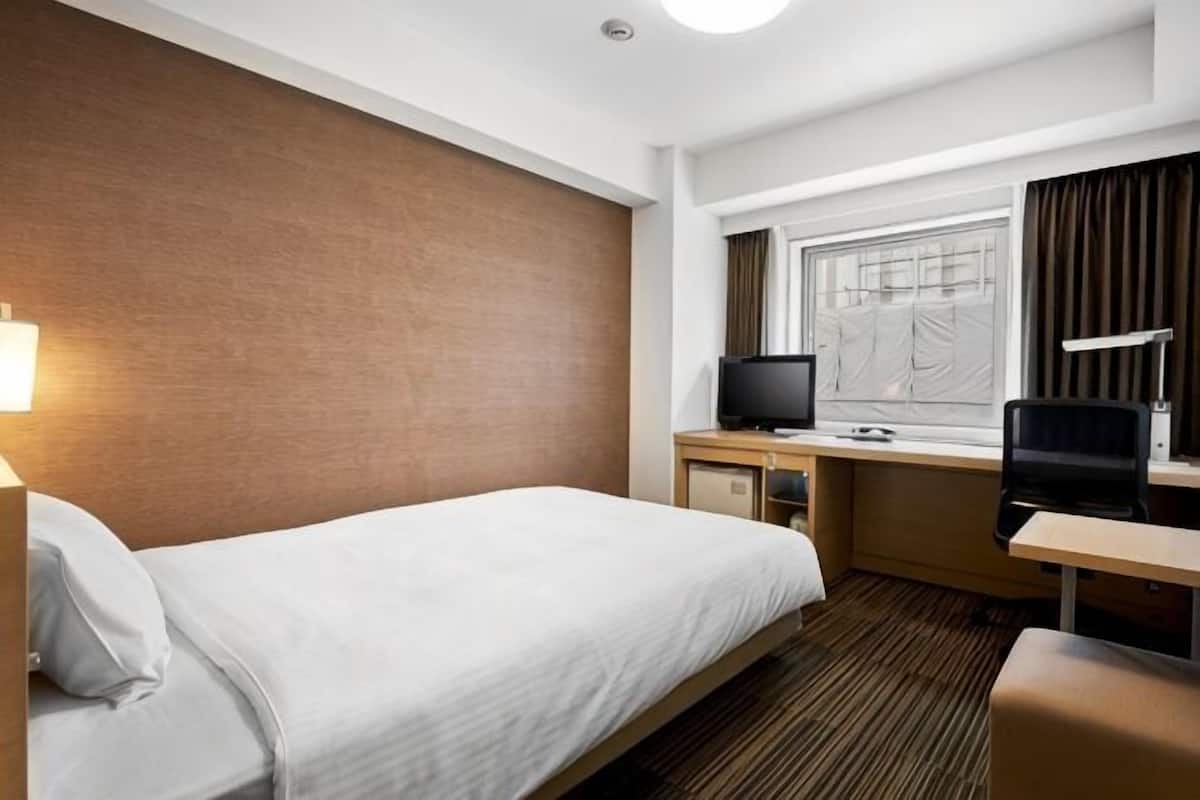Down duvets, desk, iron/ironing board, free WiFi