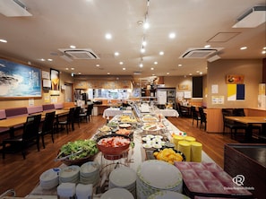 4 restaurantes; se sirven desayunos