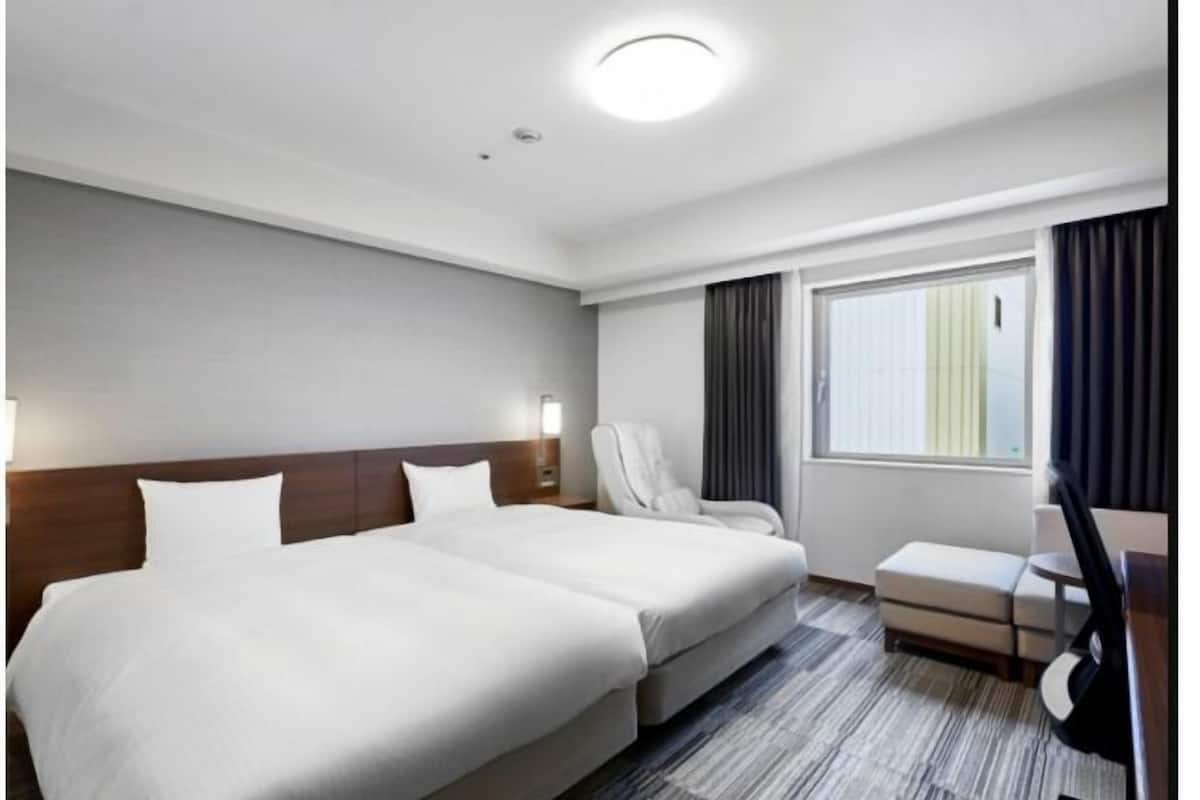 Down duvets, desk, soundproofing, iron/ironing board