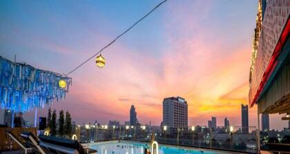 Dancenter Luxury Underwater World Pattaya