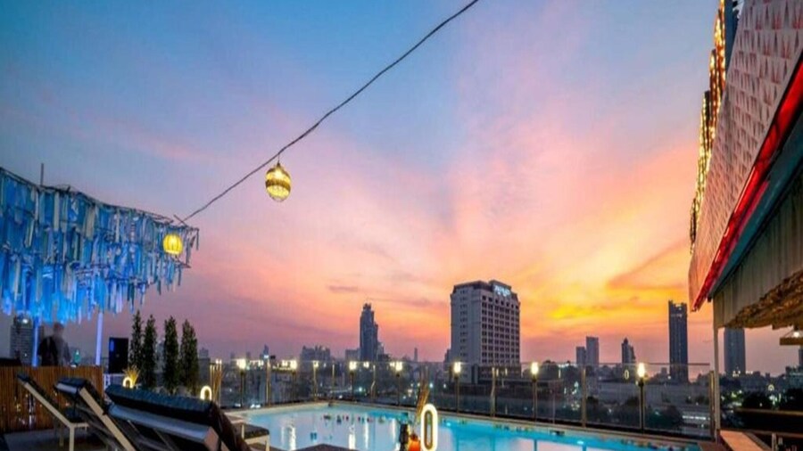 Dancenter Luxury Underwater World Pattaya