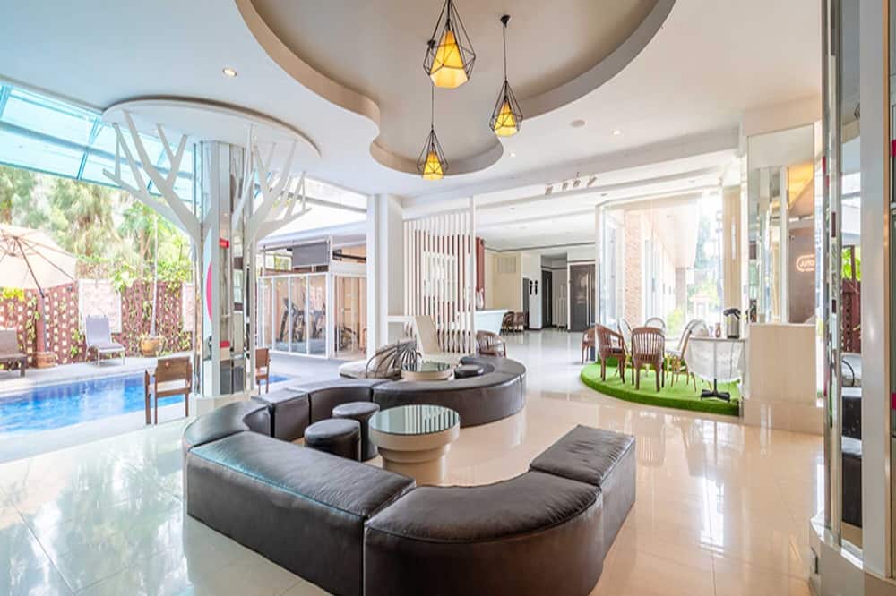Dancenter Luxury Underwater World Pattaya