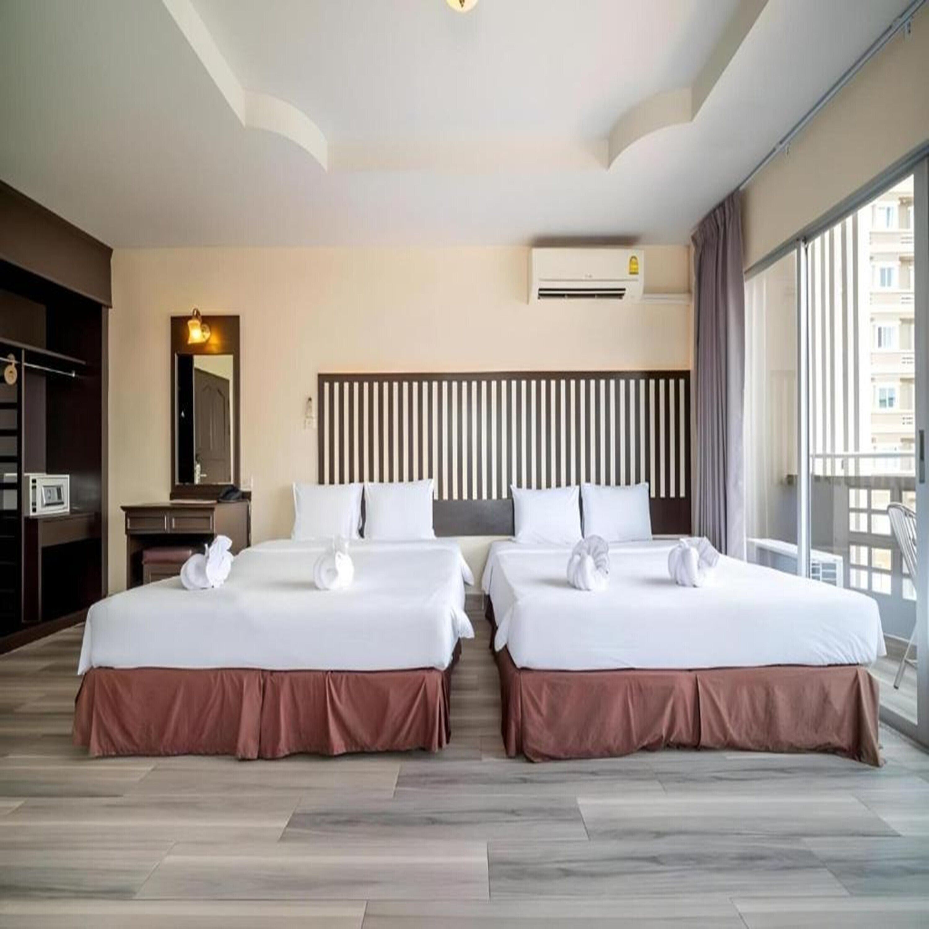 Family Suite | Minibar, desk, blackout drapes, free WiFi