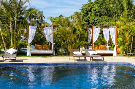3 outdoor pools