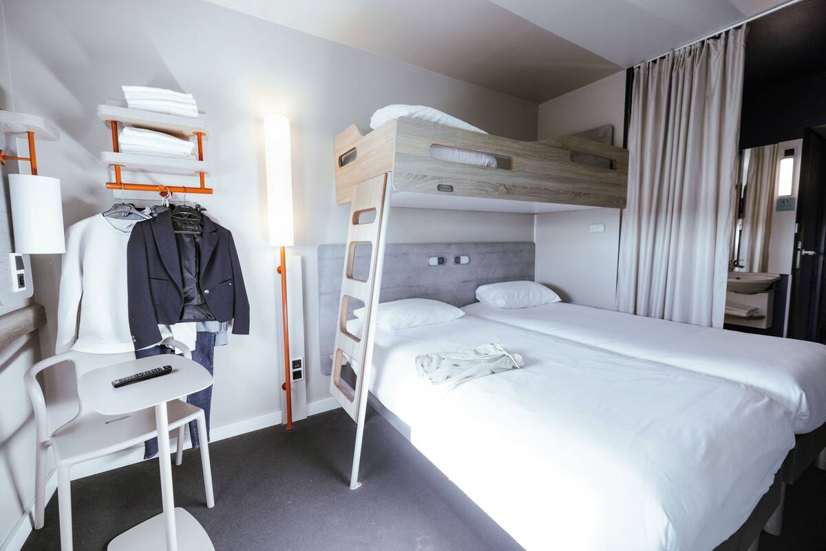 select comfort beds, desk, laptop workspace, soundproofing