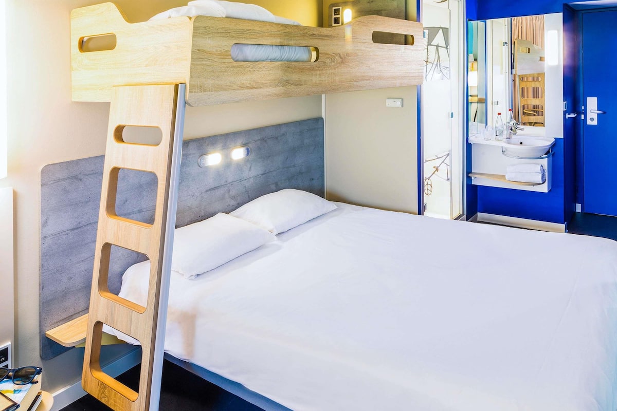 Select Comfort beds, desk, laptop workspace, soundproofing