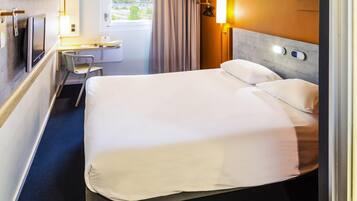 Select Comfort beds, desk, laptop workspace, soundproofing