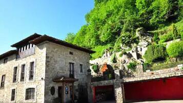 Façana frontal de l'allotjament