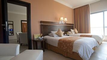 Literie de qualité supérieure, coffres-forts dans les chambres, bureau