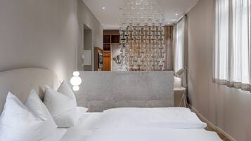 Design Studio Suite | Hypo-allergenic bedding, down duvets, Select Comfort beds, minibar