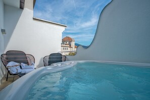 Chambre supérieure double | Vue du balcon