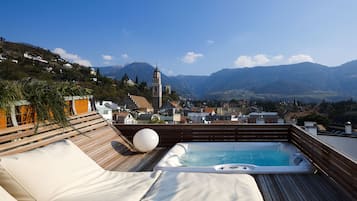 Loft with roof top Hot Tub (Paradise Loft) | Allergikerbettwaren, Daunenbettdecken, Select-Comfort-Betten, Minibar