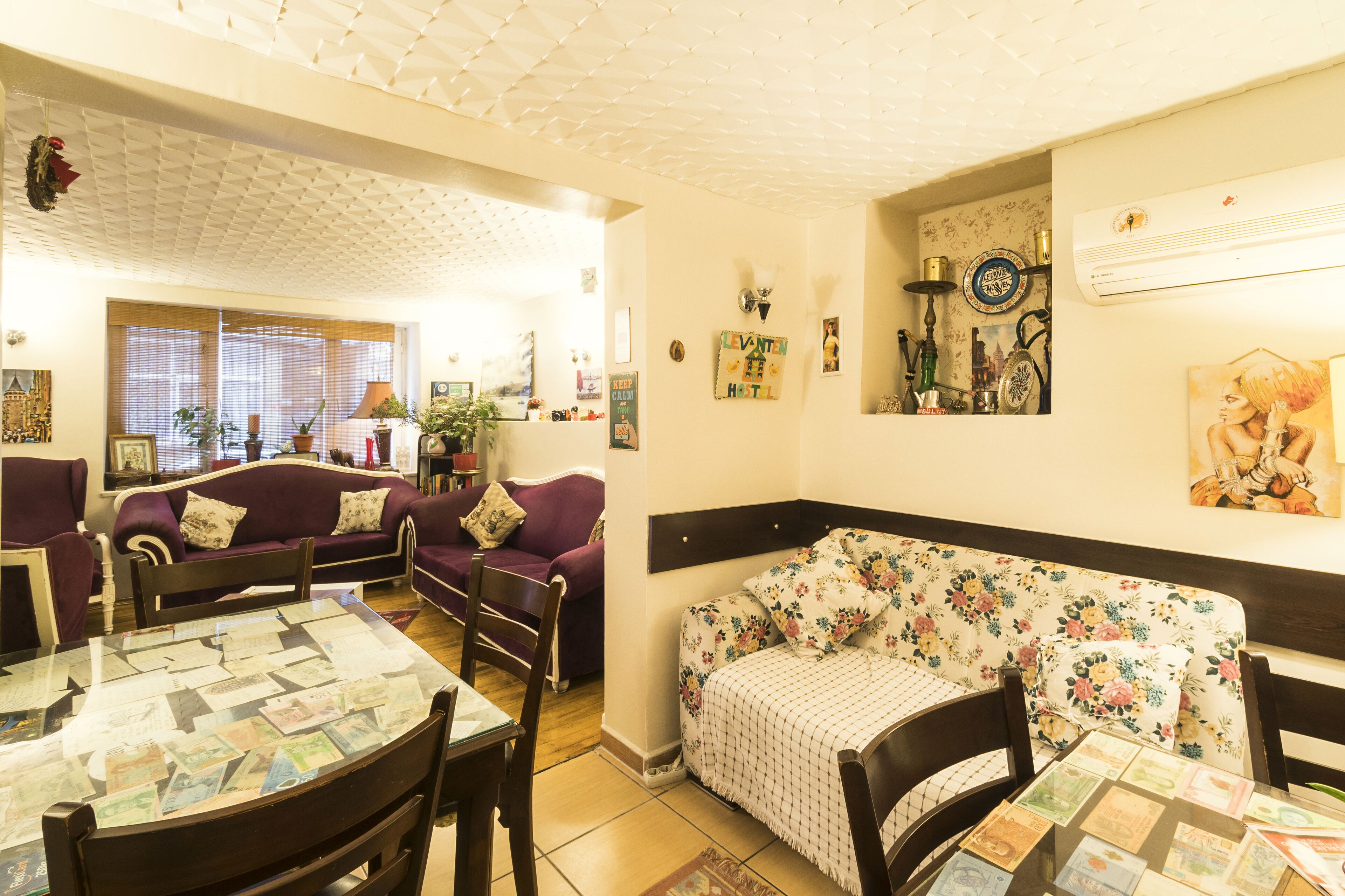 Coin salon dans le hall