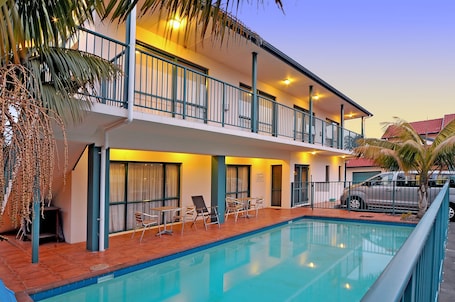 Outdoor pool. Academy at Botany Motor Inn