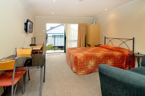 Egyptian cotton sheets, premium bedding, memory foam beds, desk