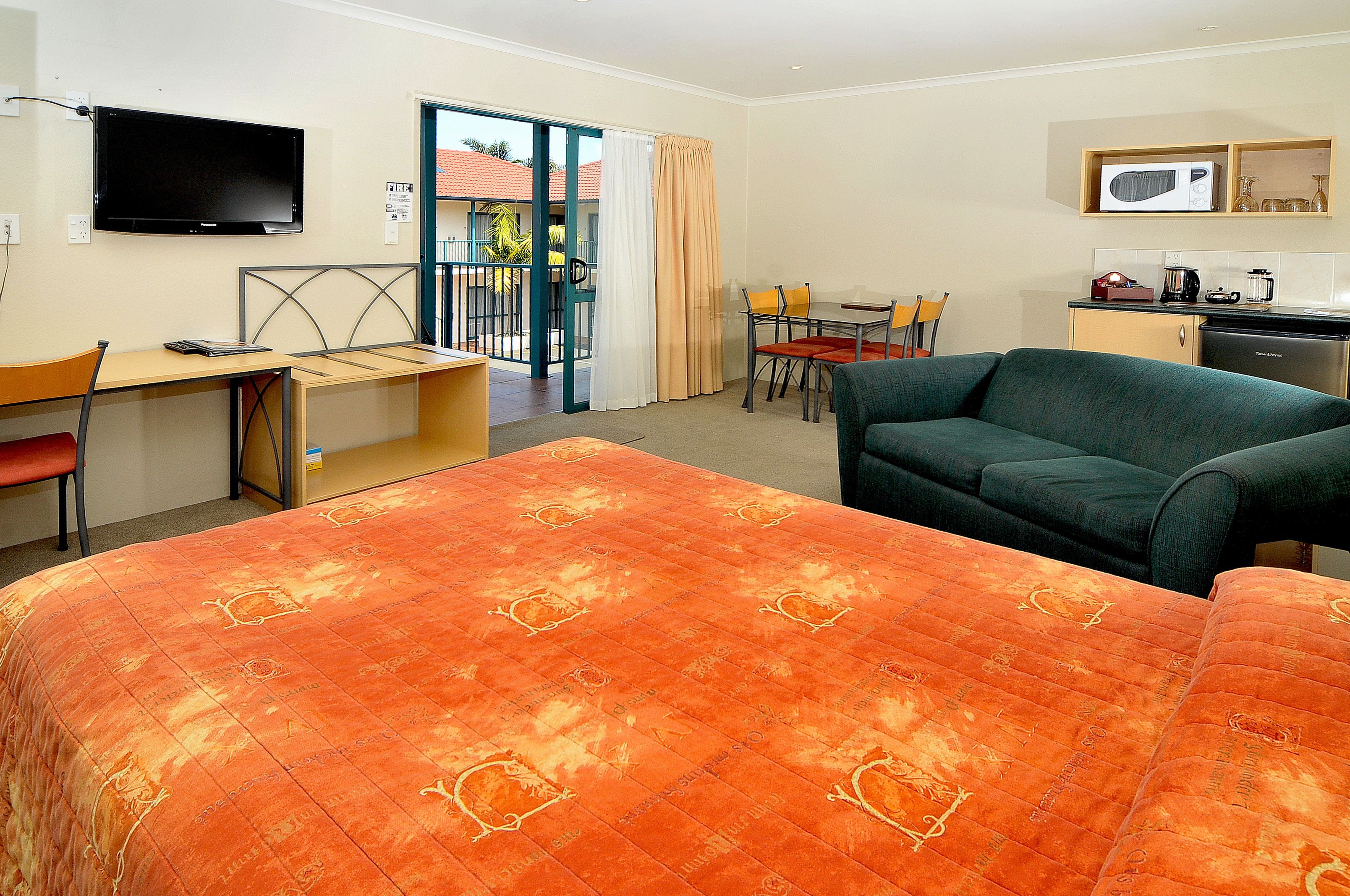 Egyptian cotton sheets, premium bedding, memory-foam beds, desk