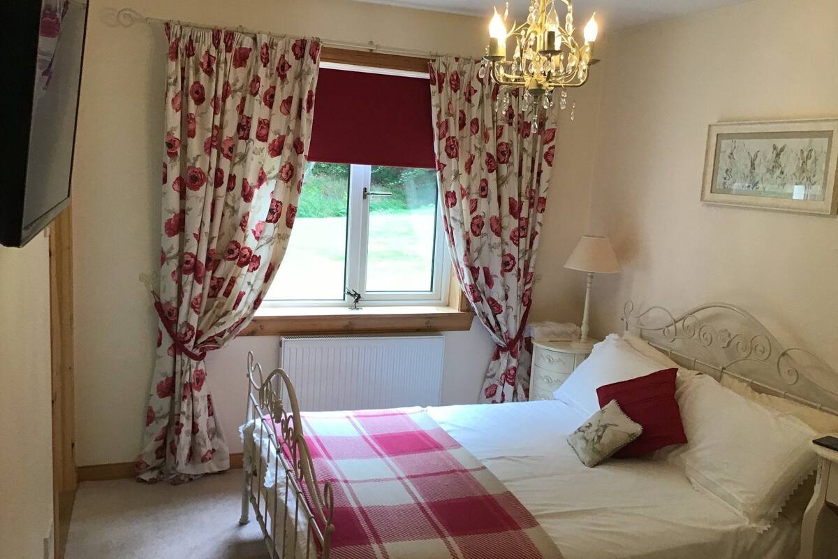 Classic Double Room | Individually decorated, individually furnished, iron/ironing board