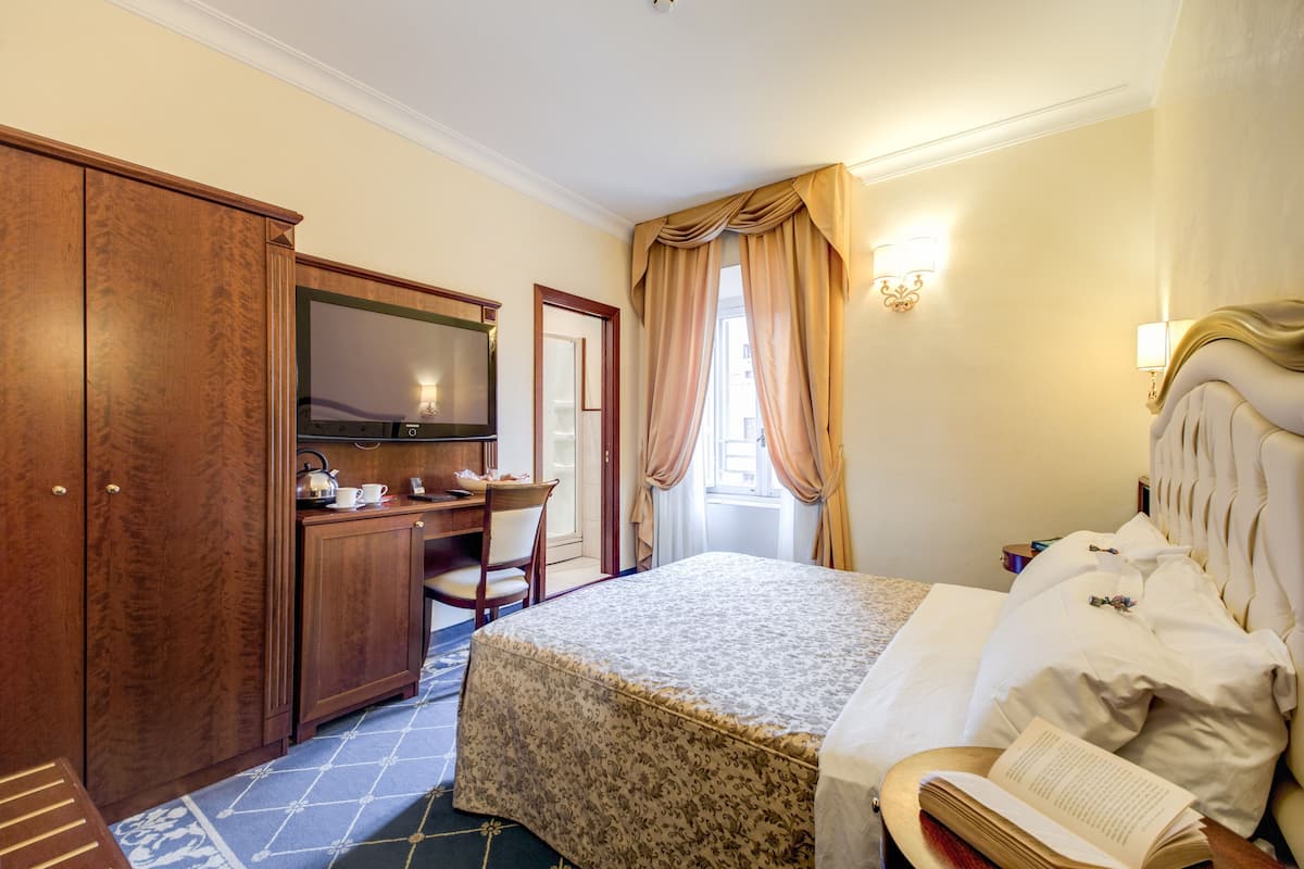Premium bedding, minibar, in-room safe, desk