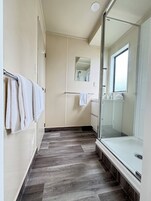 Studio Extra (Super King + 1 Single) | Bathroom | Shower, free toiletries, hair dryer, towels