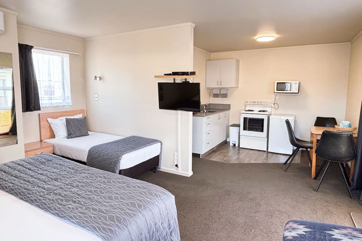 Driepersoonskamer | 2 slaapkamers, lakens van Egyptisch katoen, luxe beddengoed