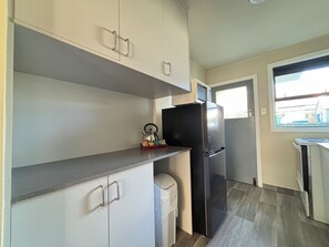 2 Bedroom Apartment | Private kitchen - Arcadia Motel (Nelson)