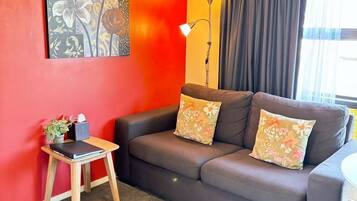Suite, 1 Bedroom | Living area
