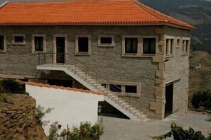 Exterior - Quinta de Santo António de Adorigo (Tabuaço)