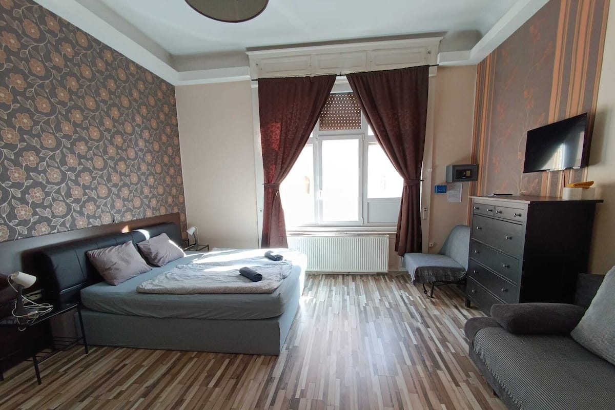 Estudio Deluxe | Caja de seguridad en la habitación, cunas, wifi gratis y ropa de cama