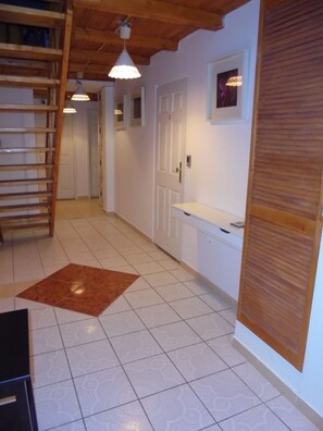 Caja de seguridad en la habitación, cunas, wifi gratis y ropa de cama 