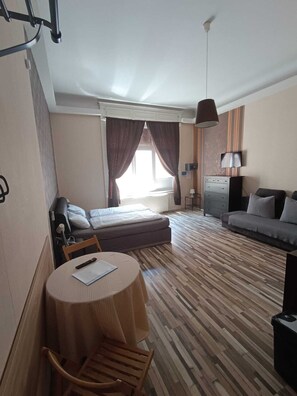 Xlarge Apartment Wesselenyi utca 18 | In-room safe, cribs/infant beds, free WiFi, bed sheets - Liechtenstein Apartments (Budapest)