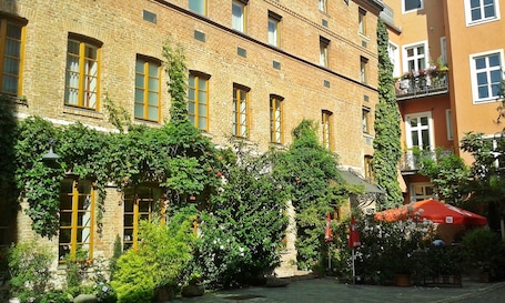 Courtyard. Hotel Fabrik