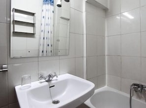 Bathroom - Pension Matilde (Granada)
