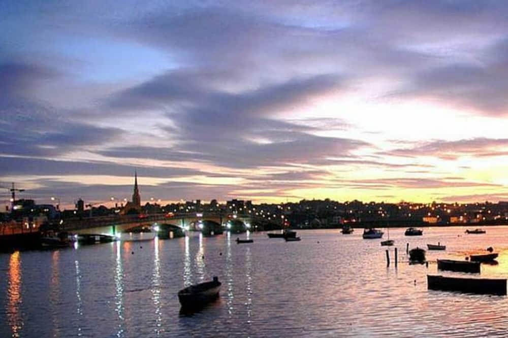Riverbank House Hotel