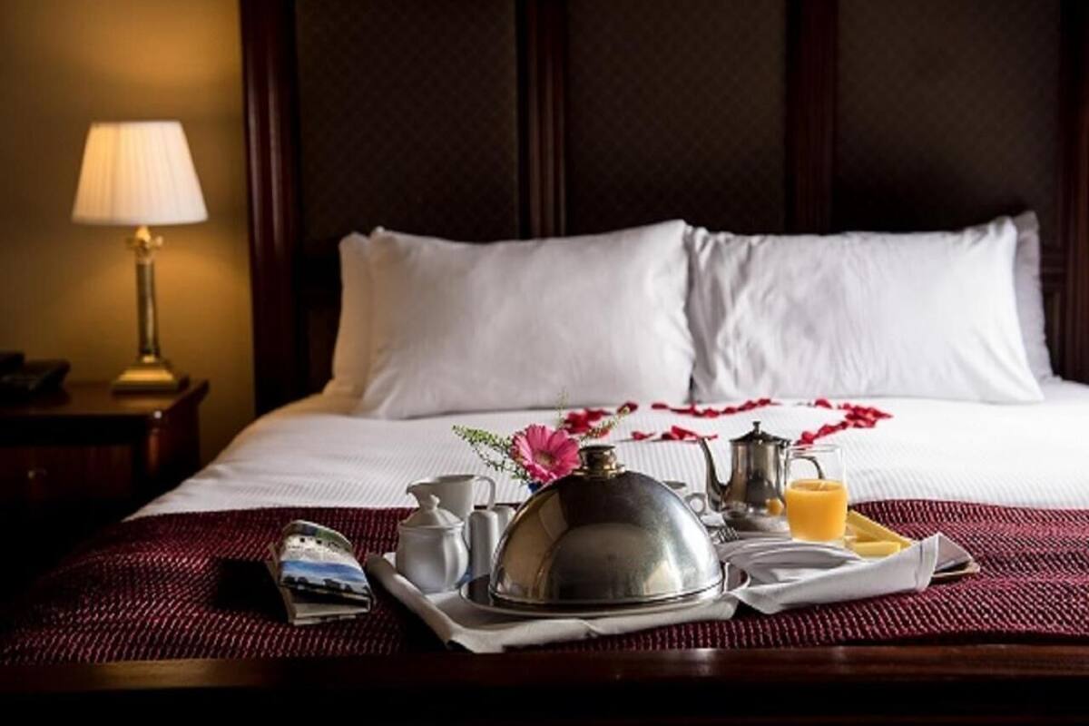 superior double room | 1 bedroom, in-room safe, desk, iron/ironing board