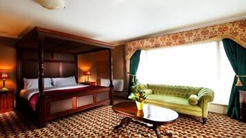 In-room safe, desk, iron/ironing board, free WiFi