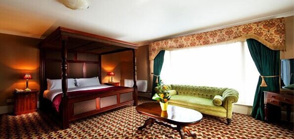 Tallelokero huoneessa, työpöytä, silitysrauta/-lauta, ilmainen Wi-Fi