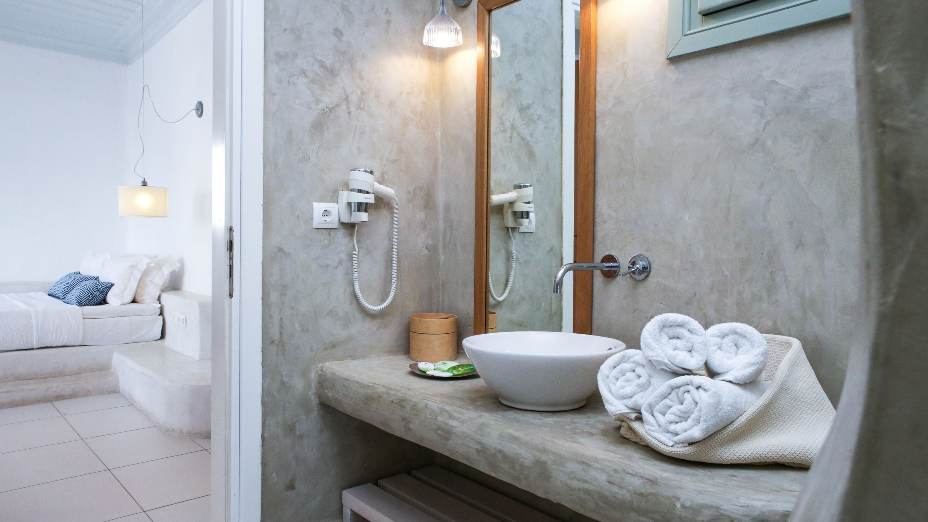 deluxe room, sea view | bathroom | free toiletries, hair dryer, bathrobes, slippers