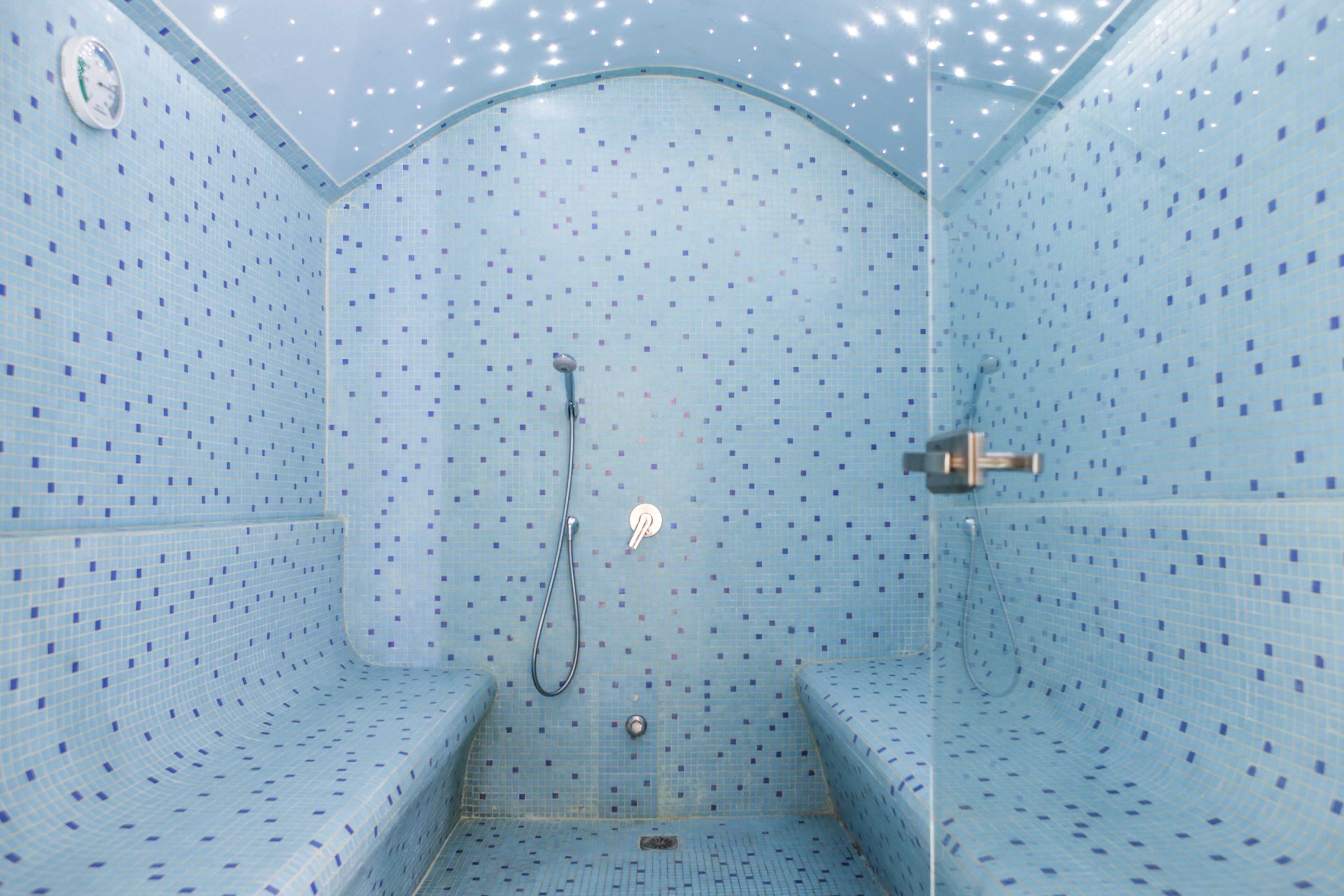 hot tub, turkish bath/hammam, body treatments, aromatherapy