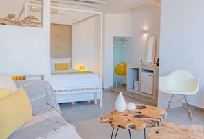 ห้องดีลักซ์, เห็นวิวทะเลบางส่วน | ผ้าปูที่นอน Frette จากอิตาลี, เครื่องนอนระดับพรีเมียม, มินิบาร์