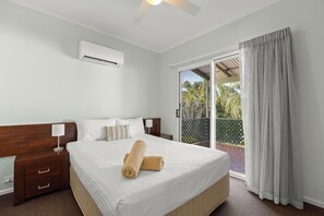 Standard Villa, 3 Bedrooms | In-room safe, iron/ironing board, free WiFi, bed sheets - Cable Beachside Villas (Cable Beach)