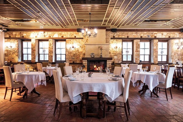 Breakfast, lunch, dinner served; Greek cuisine, garden views