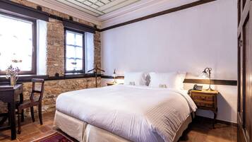 House for 2 guests | Premium bedding, down comforters, pillowtop beds, free minibar