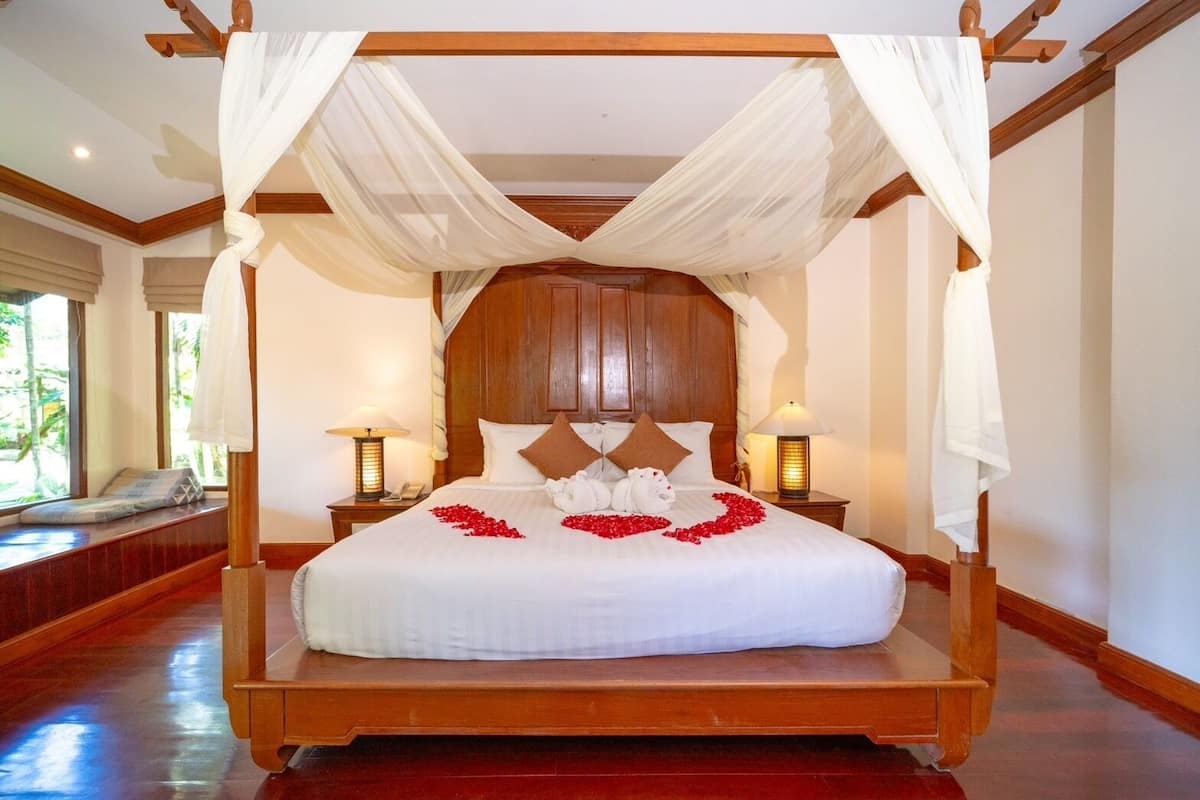 Tropical Villa Plus | 1 bedroom, in-room safe, blackout drapes, soundproofing