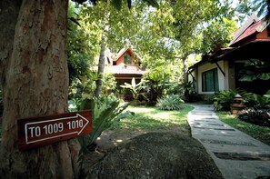 Tropical Villa Double Bed