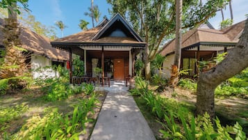 Bungalow – deluxe | 1 soverom, safe på rommet, blendingsgardiner og lydisolert