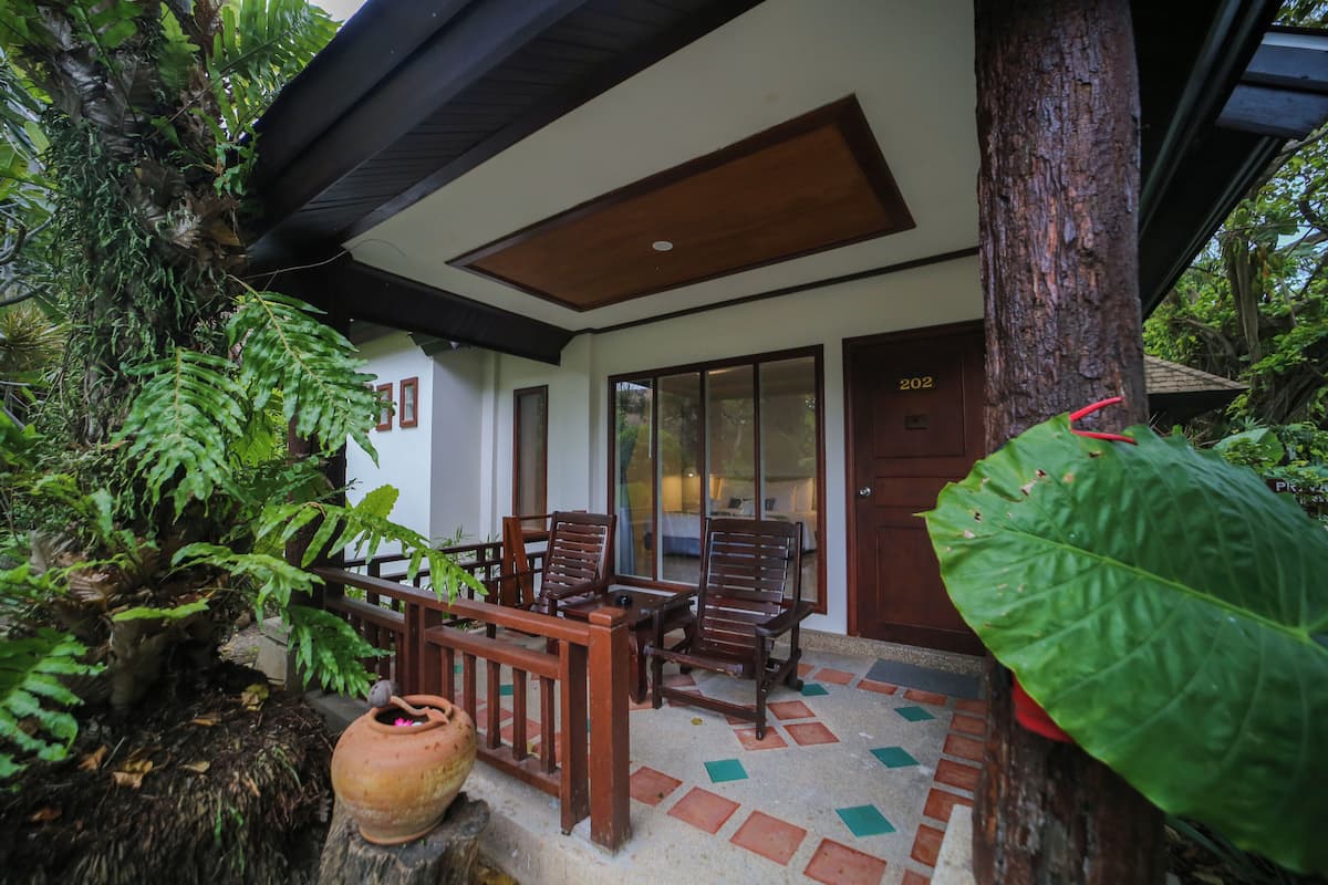 Junior Suite Cottage | 1 bedroom, in-room safe, blackout drapes, soundproofing