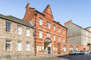 Exterior - KM Apartments (Edinburgh)