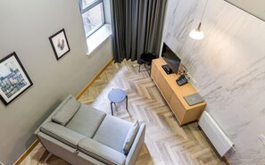 In-room safe, laptop workspace, iron/ironing board, free WiFi - KM Apartments (Edinburgh)
